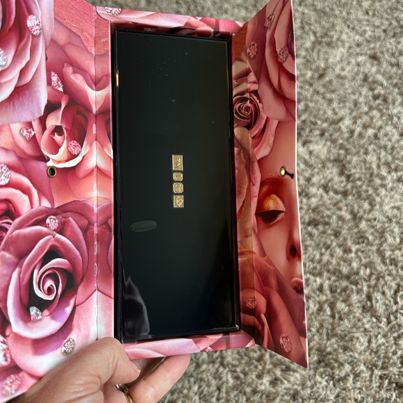 - Brand New Path Mc Grath Labs Mothership V11 Divine Rose Eyeshadow Palette - Picture 6 of 7